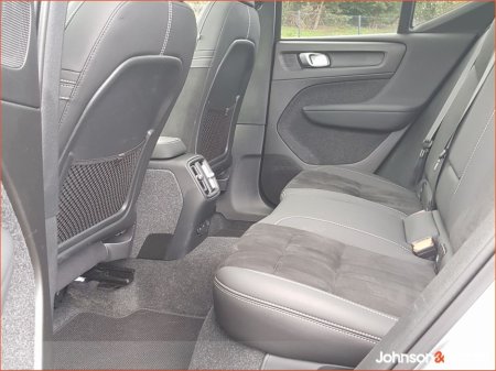 2025 Volvo EX40 82 kWh Extended Range Electric Ultra €49,900 thumbnail