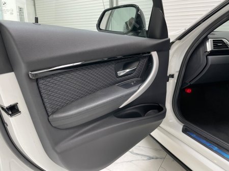 2016 BMW 3 Series - thumbnail 20