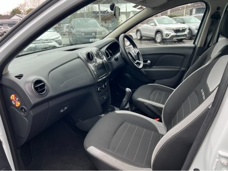 2020 Dacia Sandero STEPWAY SIGNATURE BLUE 4DR €14,950 thumbnail