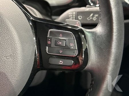 2018 Volkswagen Beetle 1.2 AUTOMATIC - ALLOY WHEELS - MULTI FUNCTION STEERING WHEEL - HEATING / AC CONTROLS - REVERSE CAMERA €17,950 thumbnail