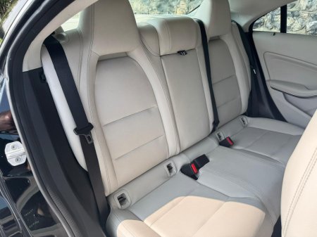 2016 Mercedes-Benz CLA Class 180 4DR D STYLE €18,950 thumbnail