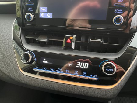 2022 Toyota Corolla TOURING HYBRID AUTOMATIC 1.8 PETROL //REVERSE CAMERA//ADAPTIVE CRUISE CONTROL// €19,950 thumbnail