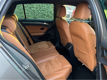 2014 Volkswagen Golf EDITION 40 AUTOMATIC 1.4 PETROL //HALF LEATHER SEATS//HEATED SEATS//REVERSE CAMERA//ADAPTIVE CRUISE CONTROL//KEYLESS ENTRY// €13,950 thumbnail