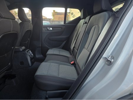 2023 Volvo XC40 - thumbnail 13