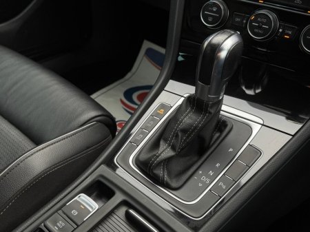 2017 Volkswagen Golf - thumbnail 17