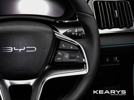 2025 BYD Seal U DM-i BOOST FWD "DEMO MODEL" €41,990 thumbnail