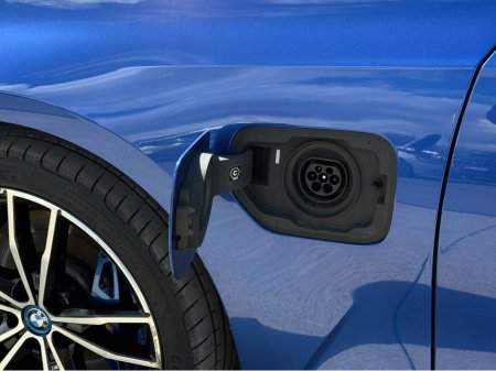 2022 BMW 3 Series - thumbnail 8