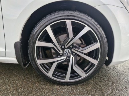 2015 Volkswagen Golf 1.2 TSI MANUAL €8,750 thumbnail