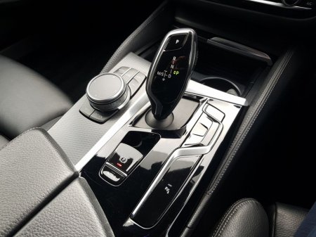 2021 BMW 5 Series - thumbnail 9