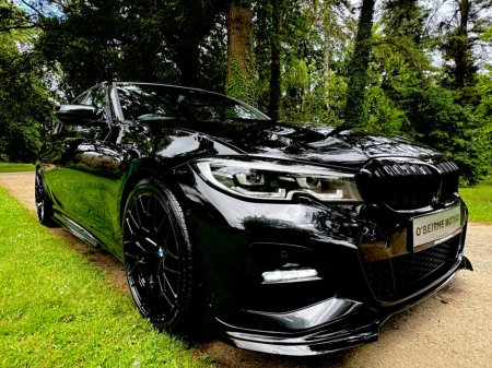 2022 BMW 3 Series - view 2