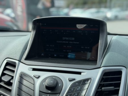 2011 Ford Fiesta - thumbnail 5