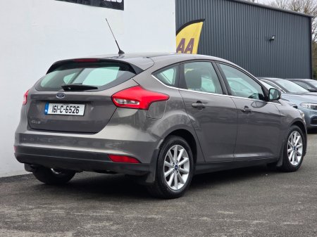 2016 Ford Focus - thumbnail 10