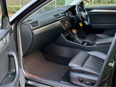 2017 Skoda Superb 1.6 TDI STYLE DSG COMBI €13,950 thumbnail