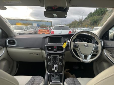 2016 Volvo V40 Cross Country 2.0L Diesel Automatic (9040) €13,495 thumbnail