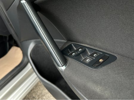 2015 Volkswagen Golf - thumbnail 18