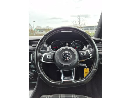 2013 Volkswagen Golf - thumbnail 16