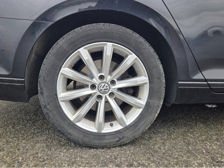 2017 Volkswagen Passat - thumbnail 8