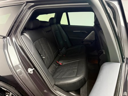 2025 BMW 5 Series - thumbnail 13