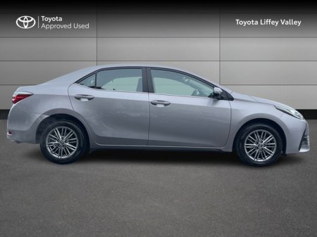 2018 Toyota Corolla - thumbnail 3