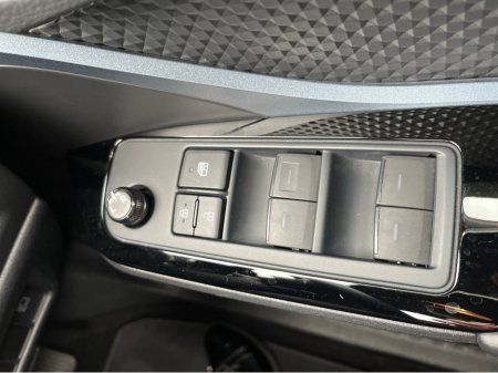 2021 Toyota C-HR 1.8 HYBRID SPORT BI- 4DR AUTO €25,888 thumbnail