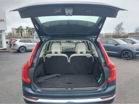 2023 Volvo XC90 - thumbnail 13