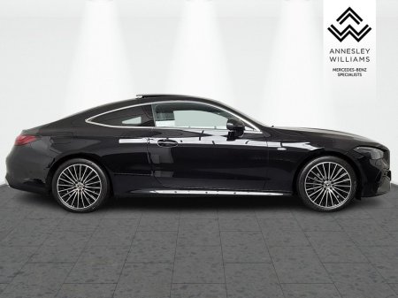 2025 Mercedes-Benz CLE CLE300e AMG Line Premium + €75,950 thumbnail