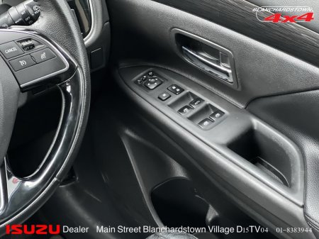 2019 Mitsubishi Outlander DIESEL AWD 6 SPEED MANUAL 7 SEATER €22,900 thumbnail