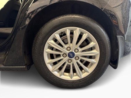 2020 Ford Focus - thumbnail 5