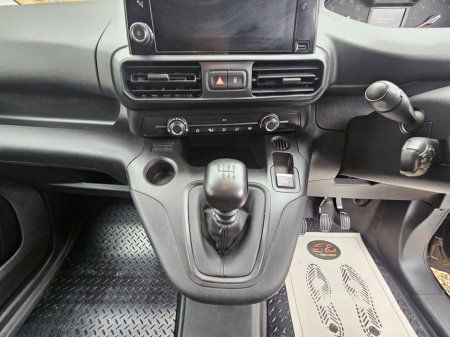 2023 Peugeot Partner - thumbnail 21