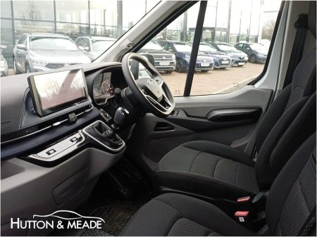 2026 Maxus Deliver 9 Luton Body with Tail Lift thumbnail