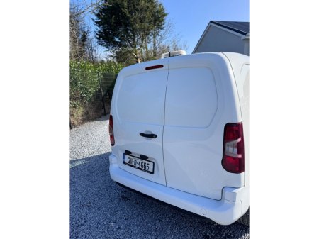 2021 Opel Combo - thumbnail 8