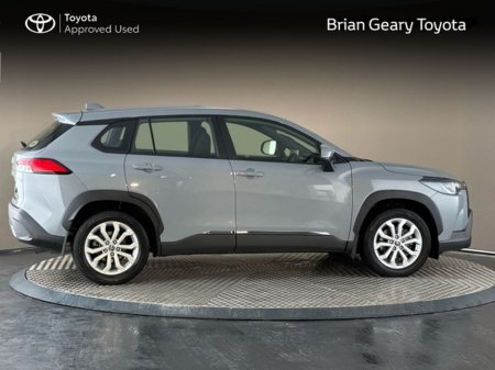 2023 Toyota Corolla Cross LUNA Hybrid €31,950 thumbnail