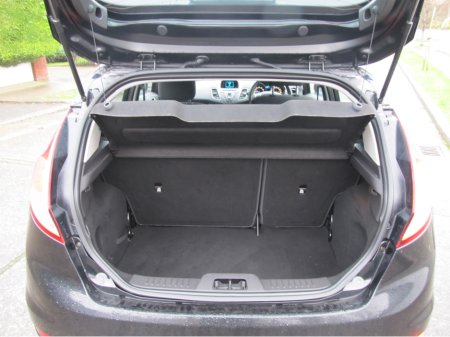 2015 Ford Fiesta MCA ZETEC 1.25 60PS M5 5DR WITH FSH €9,950 thumbnail