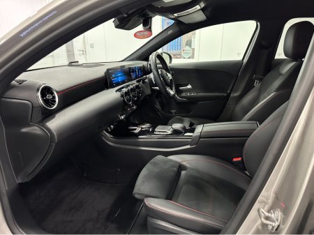 2021 Mercedes-Benz A Class (211) A200D AMG AUTO €31,950 thumbnail