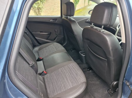 2015 Opel Astra - thumbnail 28