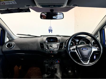 2015 Ford Fiesta MCA ZETEC 1.0 65PS M5 4DR 5DR €7,990 thumbnail