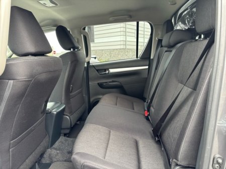 2026 Toyota Hilux - thumbnail 7