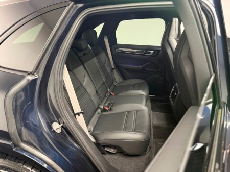 2023 Porsche Cayenne PLATINUM ED 3.0 V6 E-HYBRID *HUGE SPEC* €87,990 thumbnail