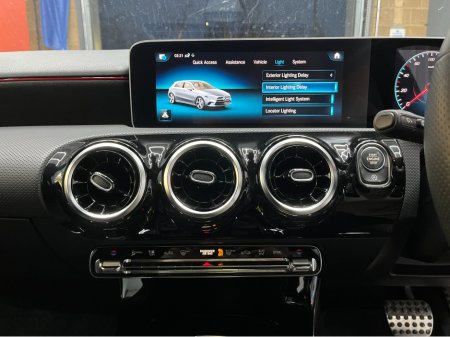 2020 Mercedes-Benz A Class 2020 MERCEDES-BENZ A200D AMG LINE 2.0 AUTOMATIC / CRUISE CONTROL / REVERSE CAMERA / ELECTRIC MEMORY & HEATED SEATS / PADDLE SHIFTERS thumbnail