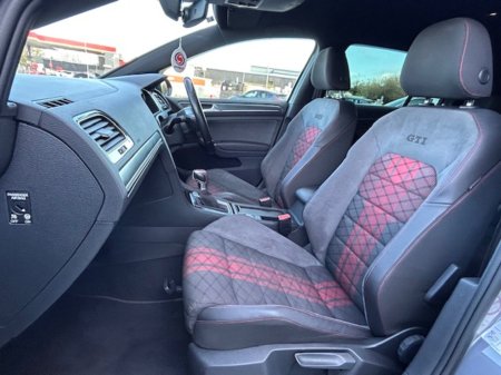 2019 Volkswagen Golf - thumbnail 16