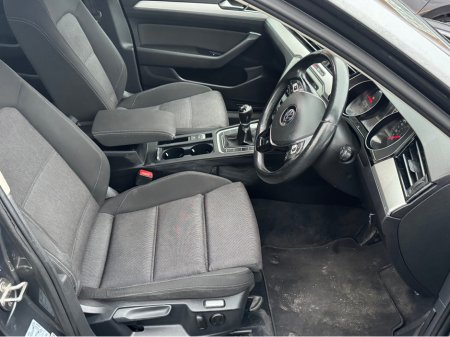 2015 Volkswagen Passat 2.0 TDI SE BUSINESS BLUEMOTION 150PS 4DR €10,995