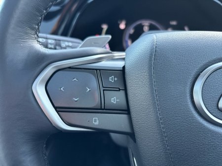 2025 Lexus RX 450h+ PHEV PREMIUM // PAN ROOF // HEATED & COOLING LEATHER SEATS // 360 CAMERA & PARK ASSIST // POWER TAILGATE // FULL WARRANTY €87,945 thumbnail