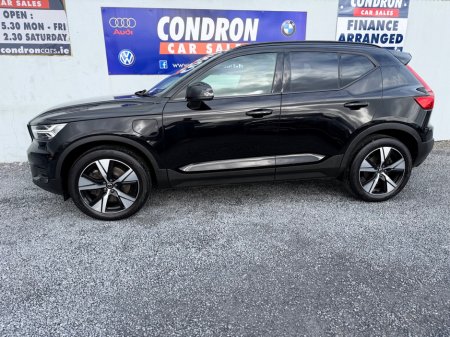 2022 Volvo XC40 - thumbnail 2