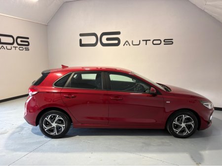 2022 Hyundai i30 SE CONNECT 120PS LOW KMS €17,900 thumbnail