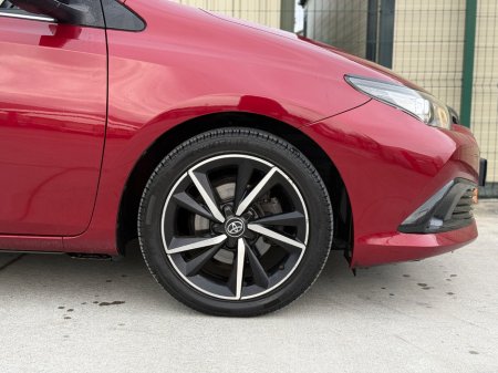 2018 Toyota Auris 1.2 D4-T 5Dr Luna Sport €14,950 thumbnail