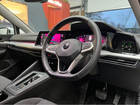 2023 Volkswagen Golf €29950! 2023 VOLKSWAGEN GOLF TDI ACTIVE ADVANCED 2.0 AUTOMATIC / CRUISE CONTROL / REVERSE CAMERA / HEATED SEATS / AMBIENT LIGHTS / PADDLE SHIFTERS €29,950 thumbnail