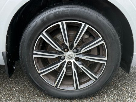 2021 Volvo XC60 B4 (197hp) AWD Inscription Momentum Auto €37,950 thumbnail