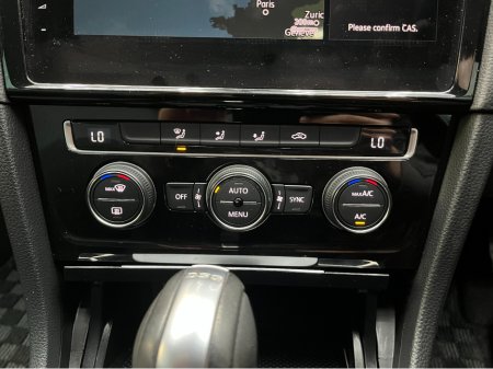 2017 Volkswagen Golf €17950! 2017 VOLKSWAGEN GOLF TSI HIGH LINE 1.4 AUTOMATIC / CRUISE CONTROL / REVERSE CAMERA / PADDLE SHIFTERS €17,950 thumbnail