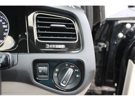 2016 Volkswagen Golf 1.2TSI 3DR 110HP Highline €15,950 thumbnail