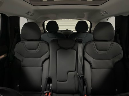 2026 Volvo EX90 - thumbnail 24